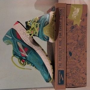 Brooks women's Ravenna 10 B